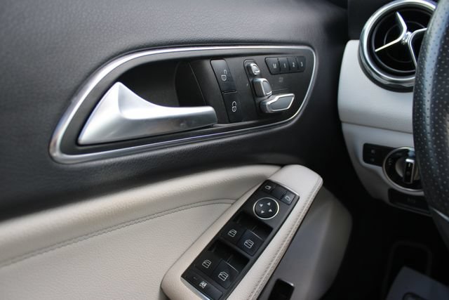Certified 2018 Mercedes-Benz GLA 250 4MATIC image 13