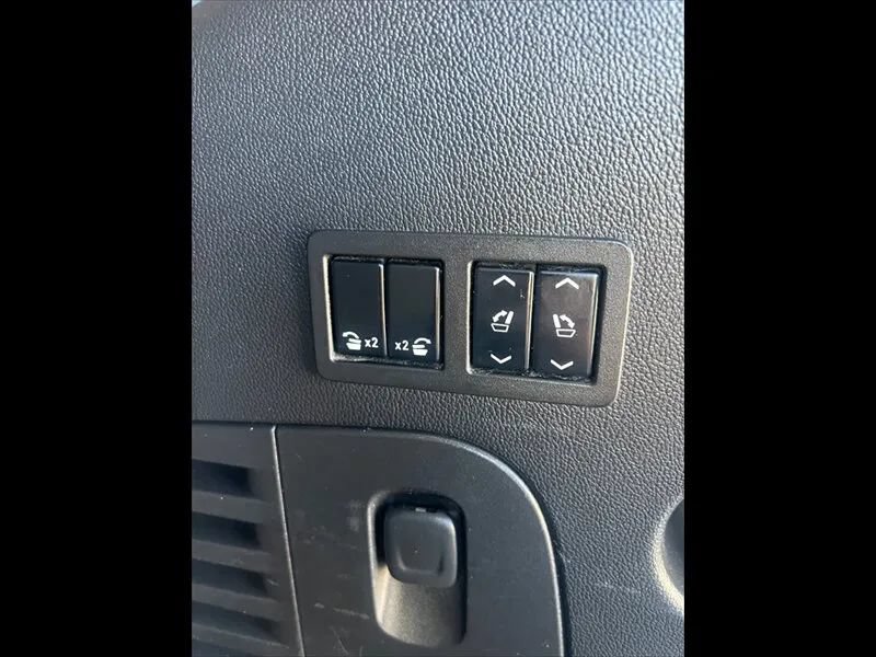 Used 2015 Cadillac Escalade Premium RWD image 21