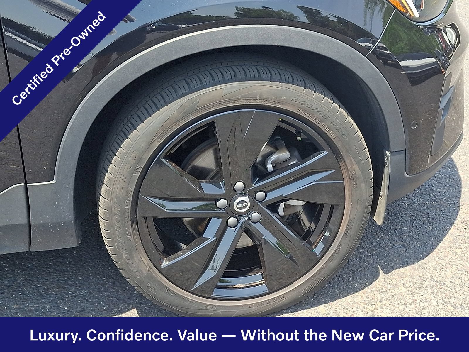 Certified 2024 Volvo XC40 B5 Ultimate w/ Climate Package AWD/4WD image 9