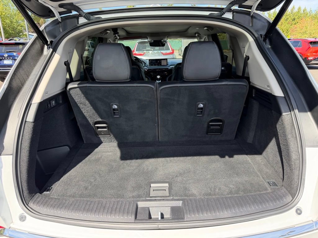 Used 2023 Acura MDX w/ Technology Package AWD/4WD image 10