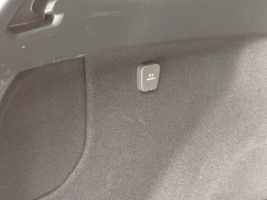 Used 2016 Volvo V60 T5 Cross Country Platinum image 29