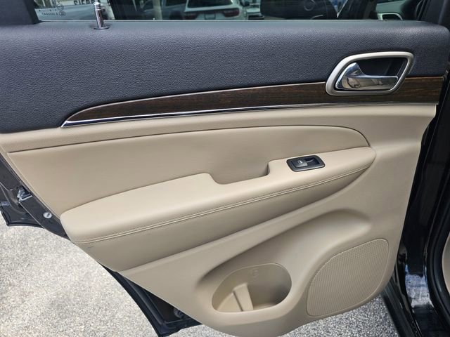 Used 2017 Jeep Grand Cherokee Limited image 22