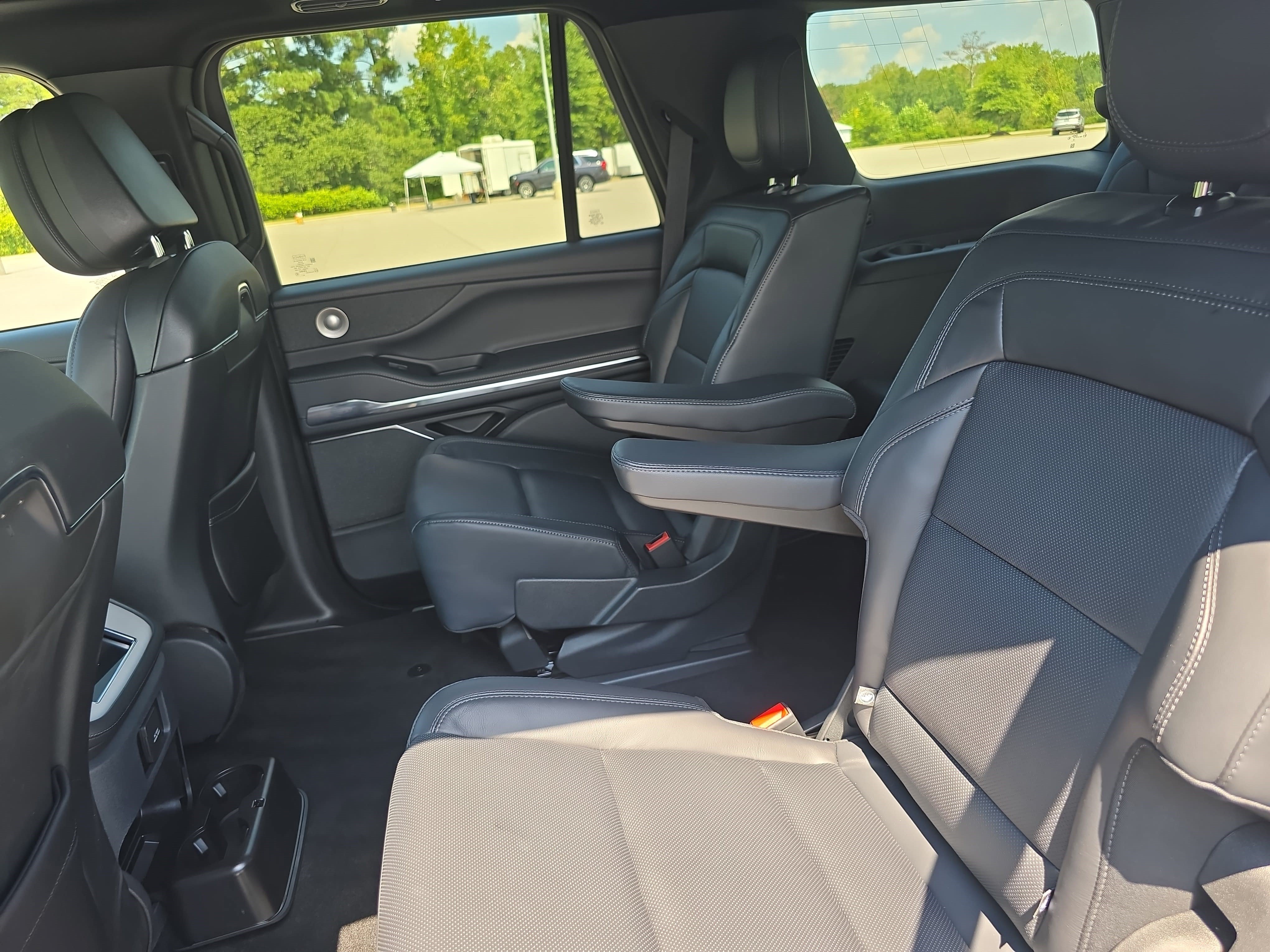 New 2027 Lincoln Navigator Reserve w/ Jet Appearance Package AWD/4WD image 15