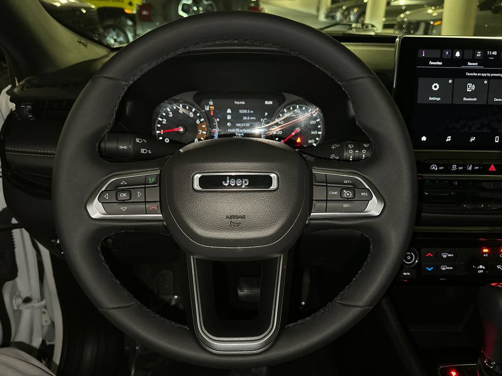 Used 2023 Jeep Compass Latitude AWD/4WD image 23