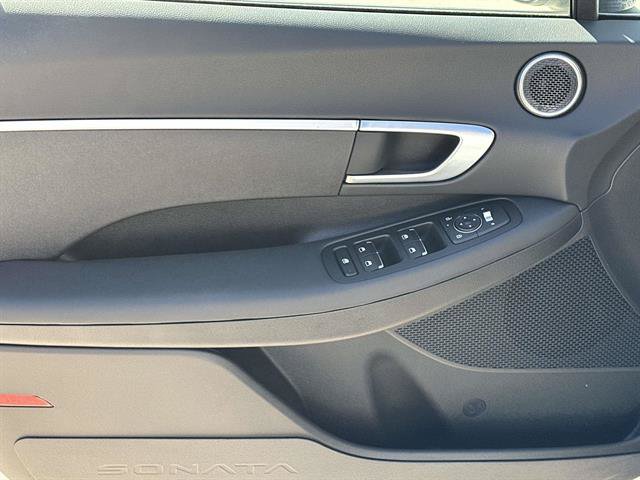 New 2026 Hyundai Elantra SE FWD image 19