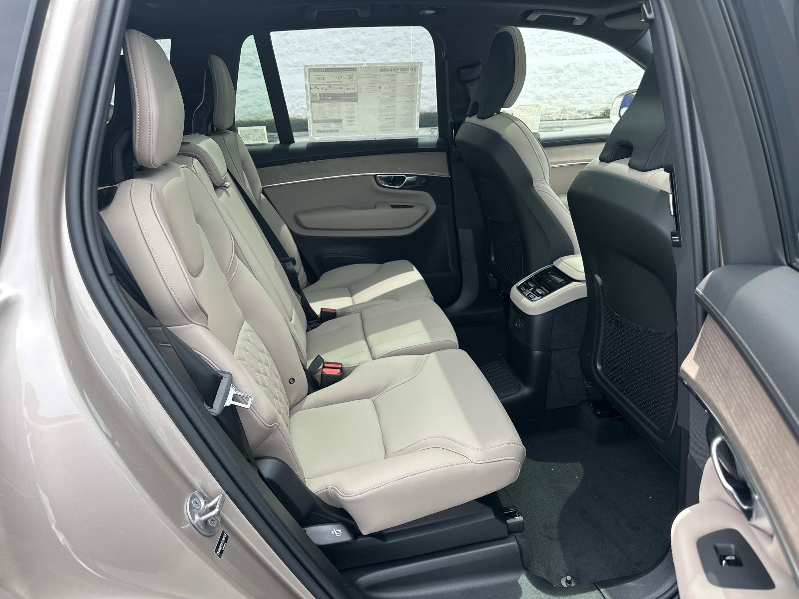 New 2026 Volvo XC90 T8 Plus w/ Protection Package Premier AWD/4WD image 20