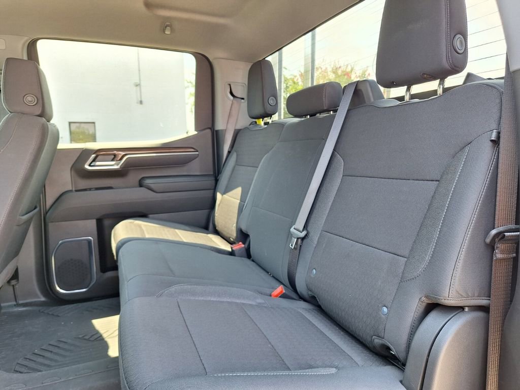 Used 2025 Chevrolet Silverado 1500 LT image 23