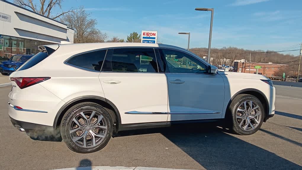 Used 2023 Acura MDX SH-AWD w/ Technology Package image 6