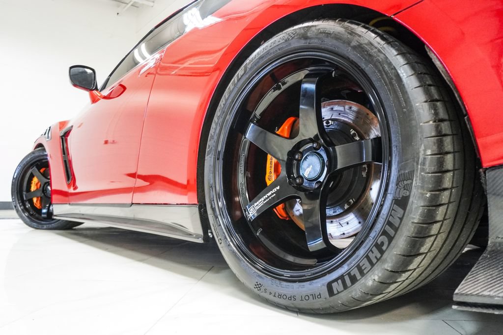 Used 2017 Nissan GT-R Premium AWD/4WD image 10