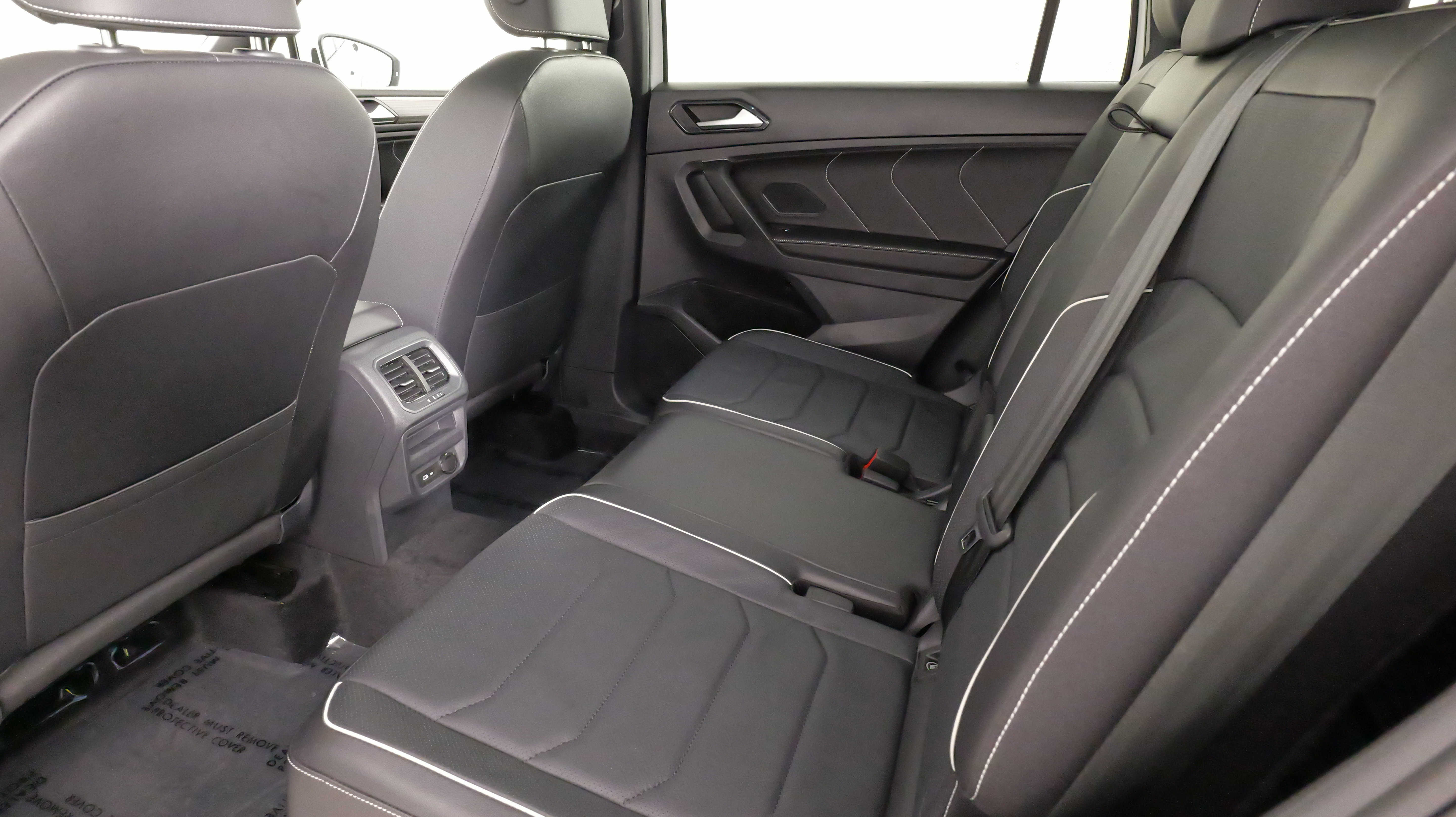 Used 2024 Volkswagen Tiguan SEL R-Line AWD/4WD image 39
