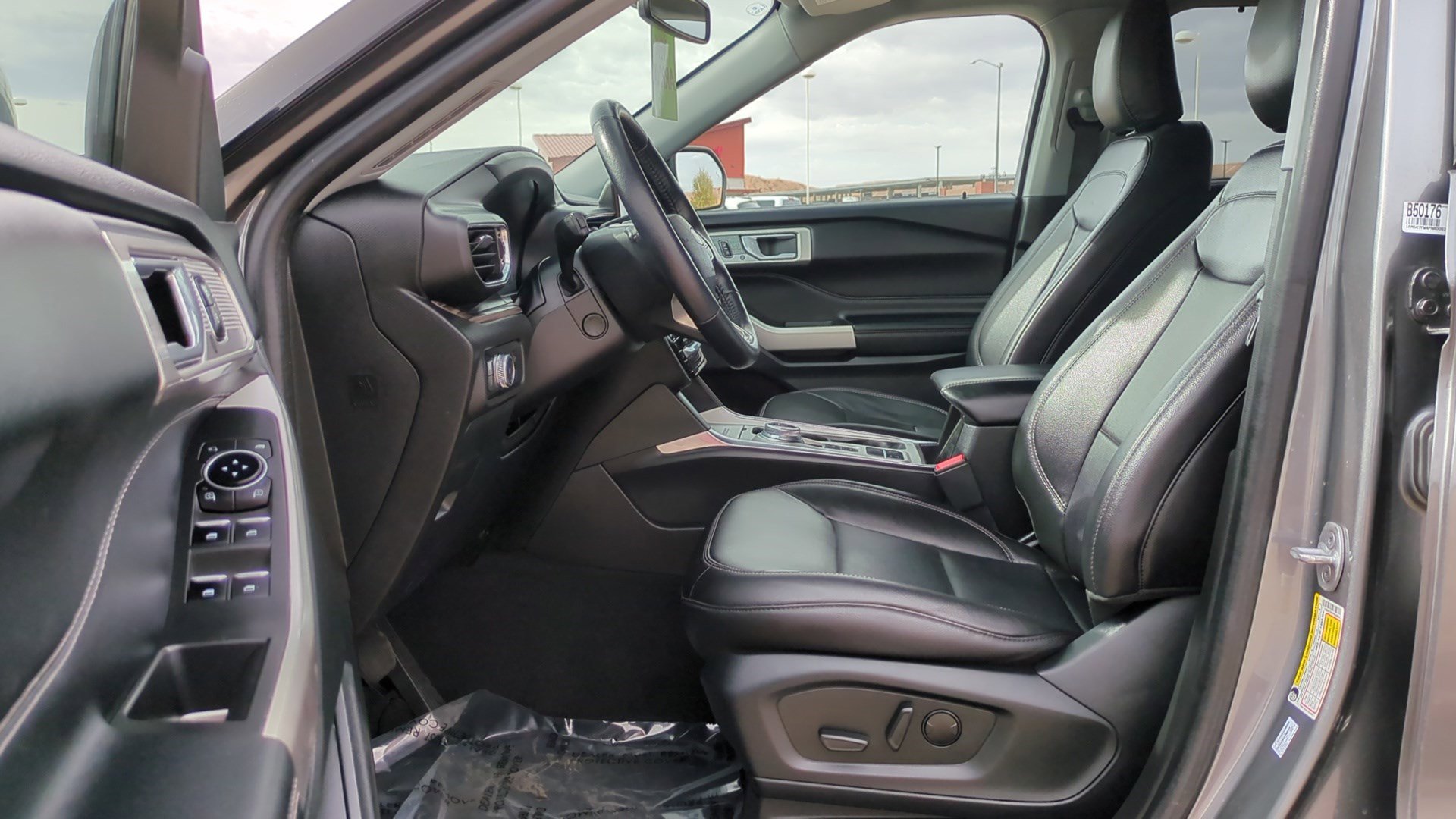 Used 2023 Ford Explorer Limited image 15