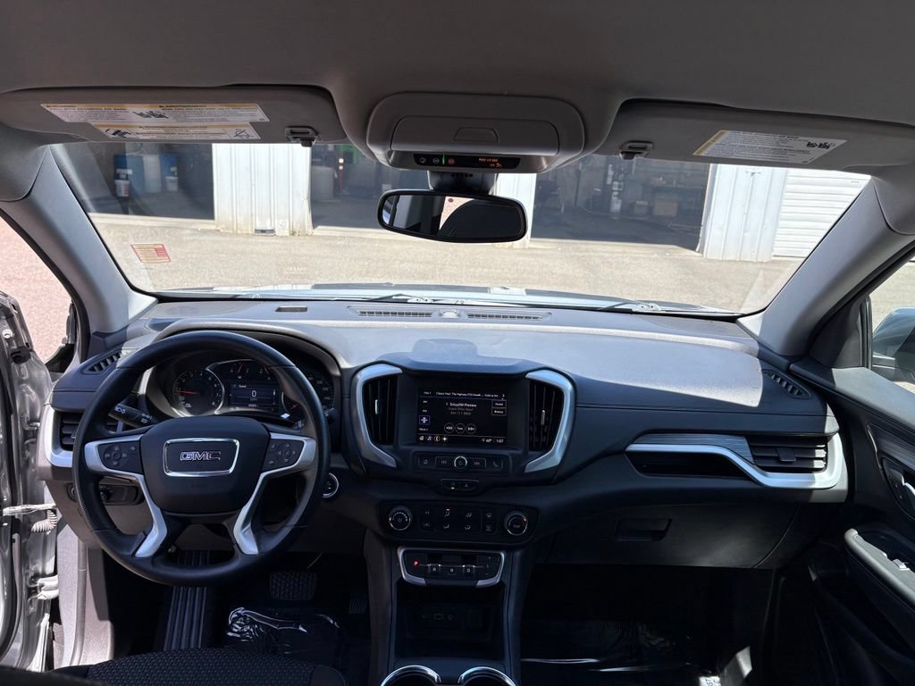 Used 2024 GMC Terrain SLE AWD/4WD image 18