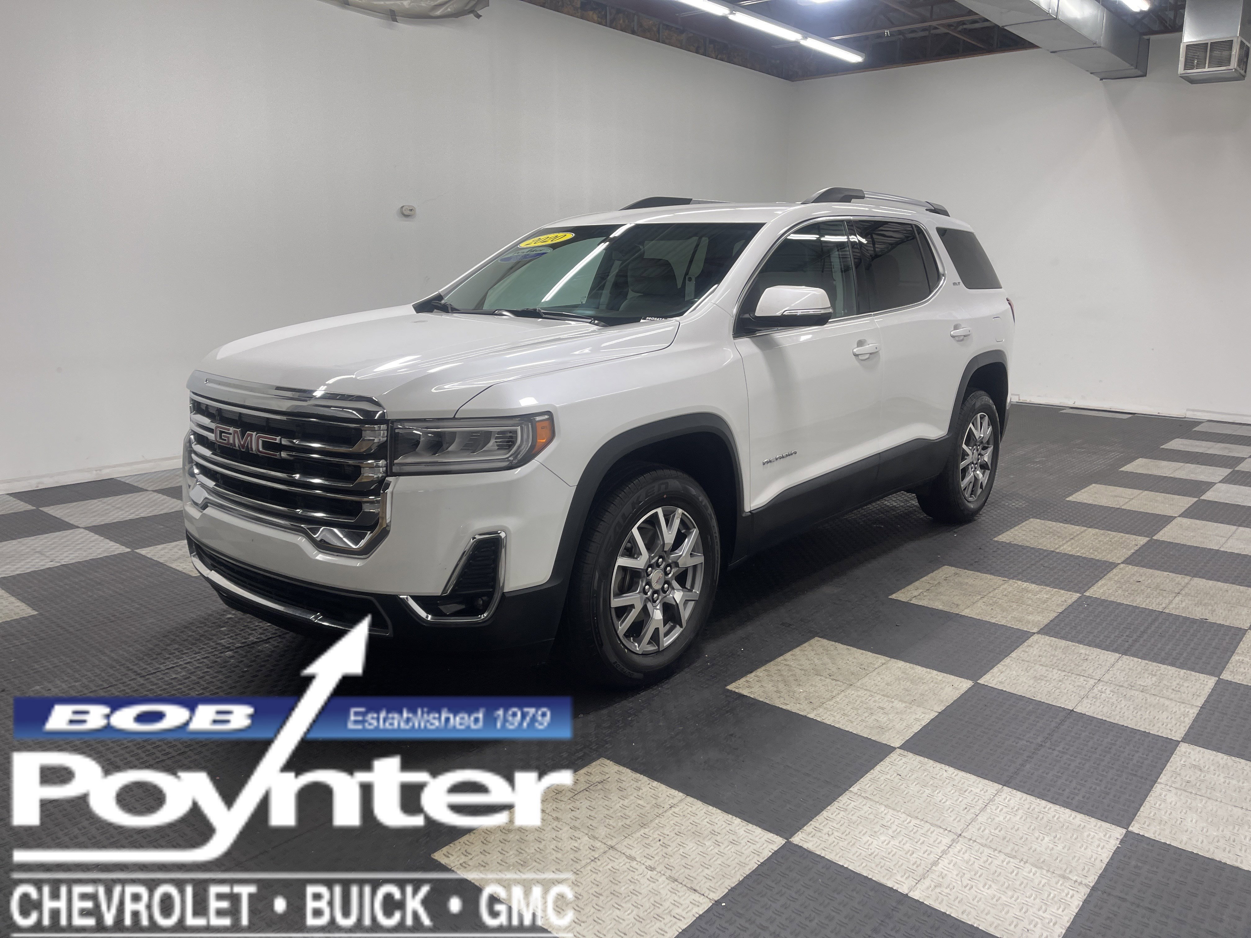 Used 2020 GMC Acadia SLT w/ LPO, Floor Liner Package image 1