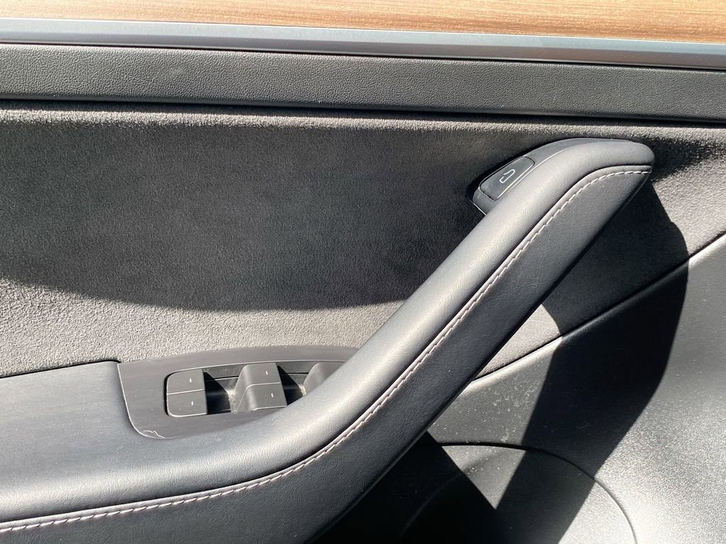 Used 2022 Tesla Model 3 Long Range image 17