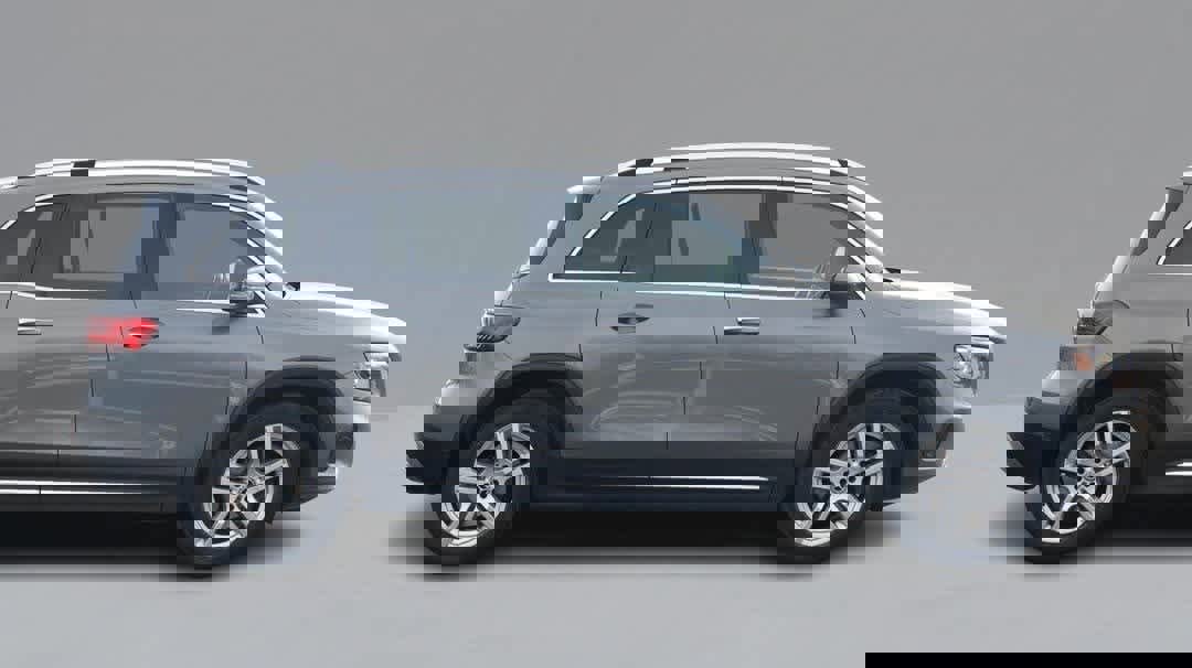 Certified 2022 Mercedes-Benz GLB 250 4MATIC w/ Premium Package Lite image 4