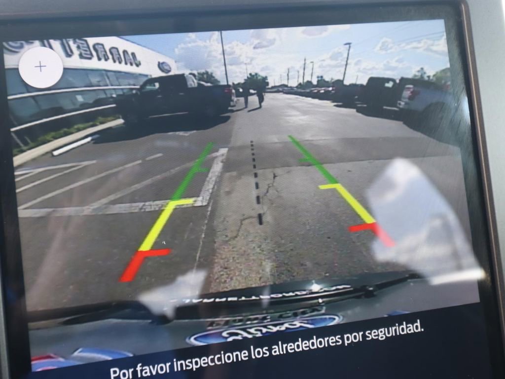 Certified 2024 Ford Edge SE w/ Black Appearance Package image 4