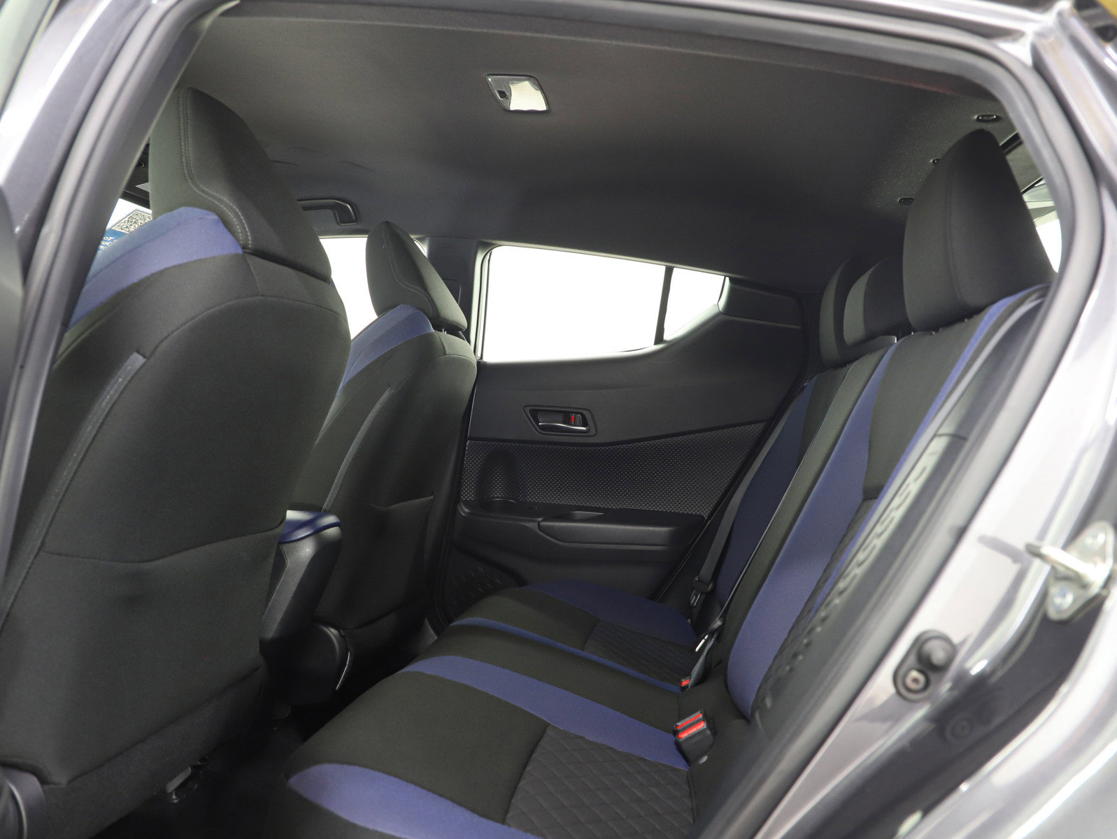 Used 2021 Toyota C-HR XLE FWD image 18