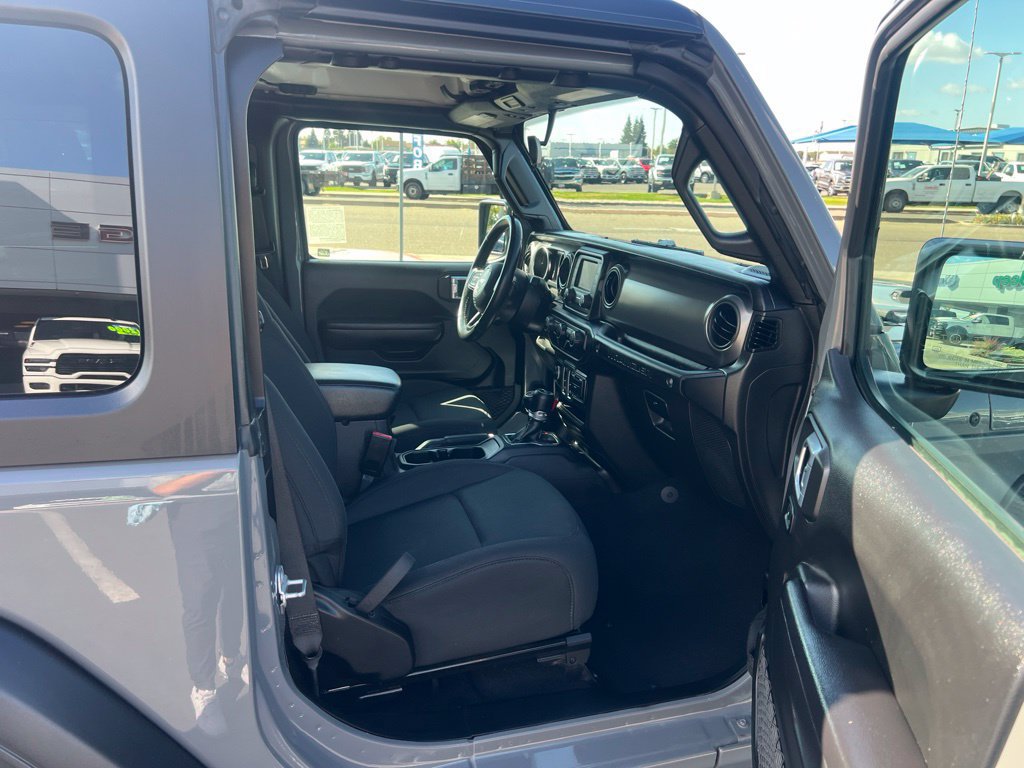 Used 2021 Jeep Wrangler Sport AWD/4WD image 15