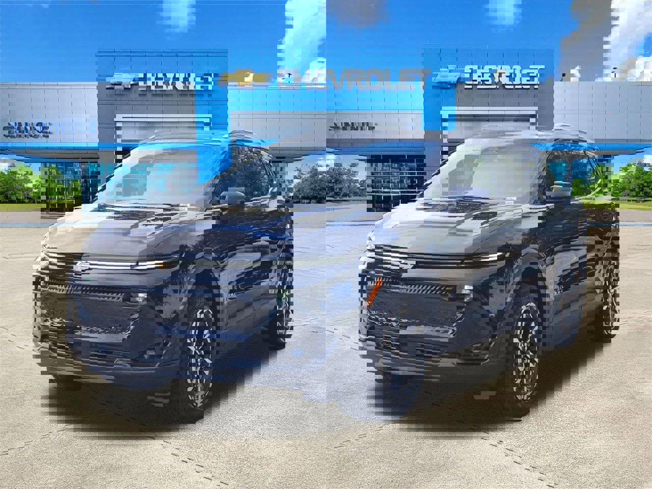 New 2026 Chevrolet Equinox EV LT image 2
