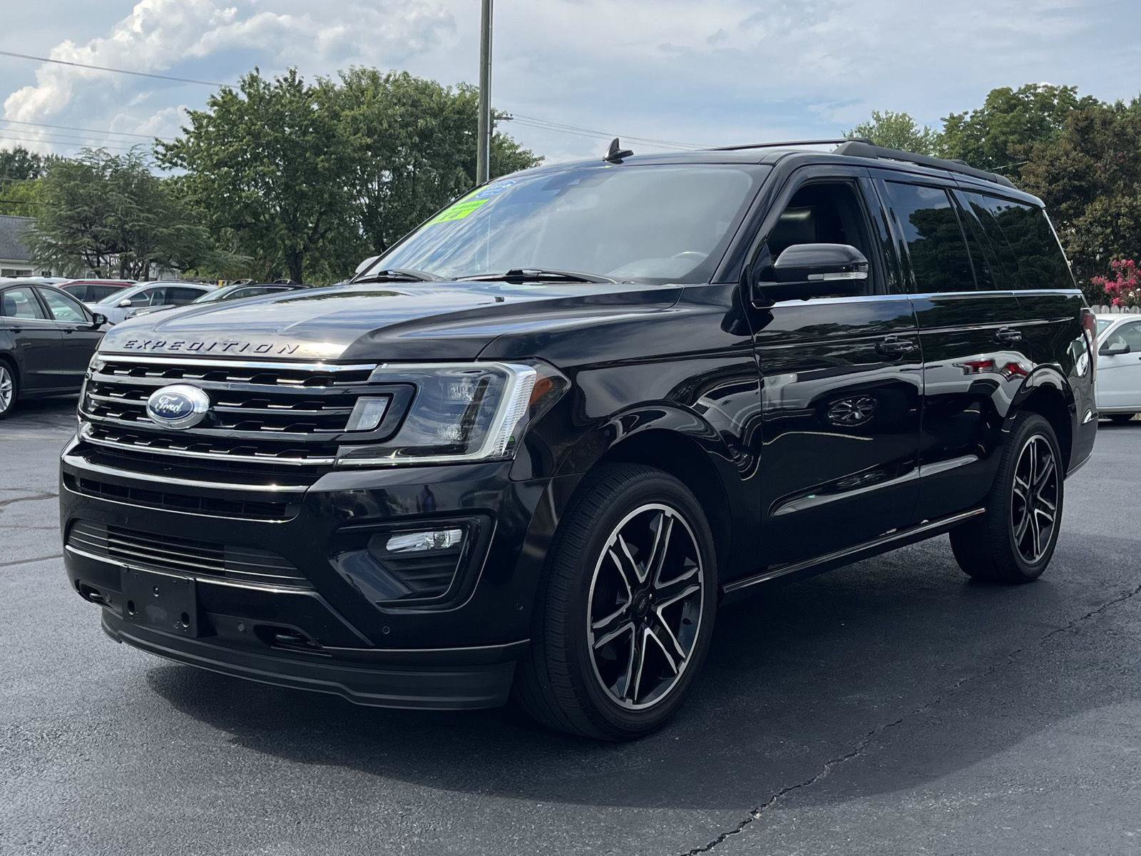Used 2019 Ford Expedition Limited w/ Equipment Group 303A AWD/4WD image 4