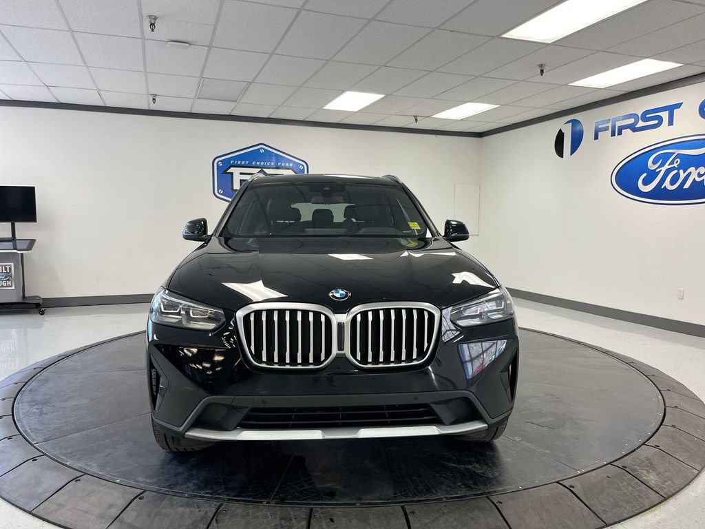 Used 2024 BMW X3 xDrive30i AWD/4WD image 3