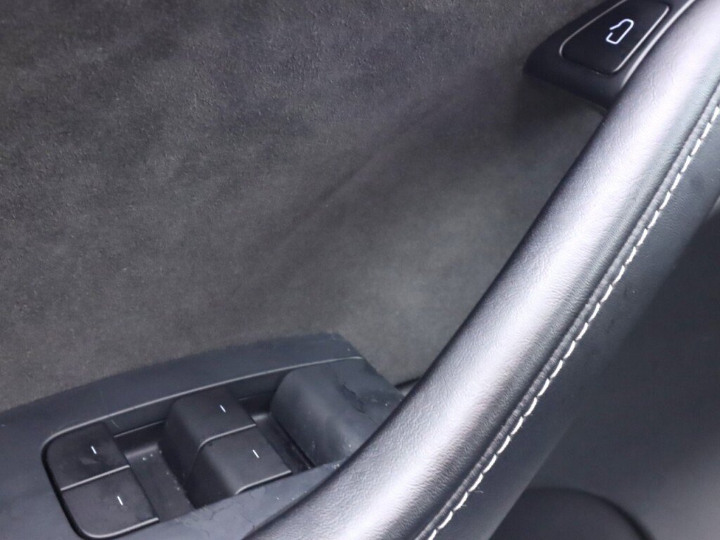 Used 2021 Tesla Model Y Performance image 27