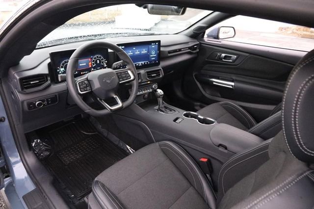 Used 2025 Ford Mustang Coupe image 20