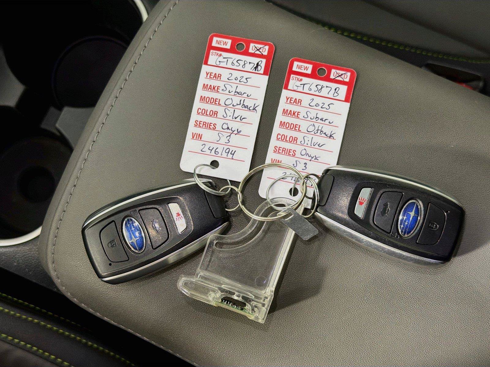 Used 2025 Subaru Outback Onyx Edition AWD/4WD image 4