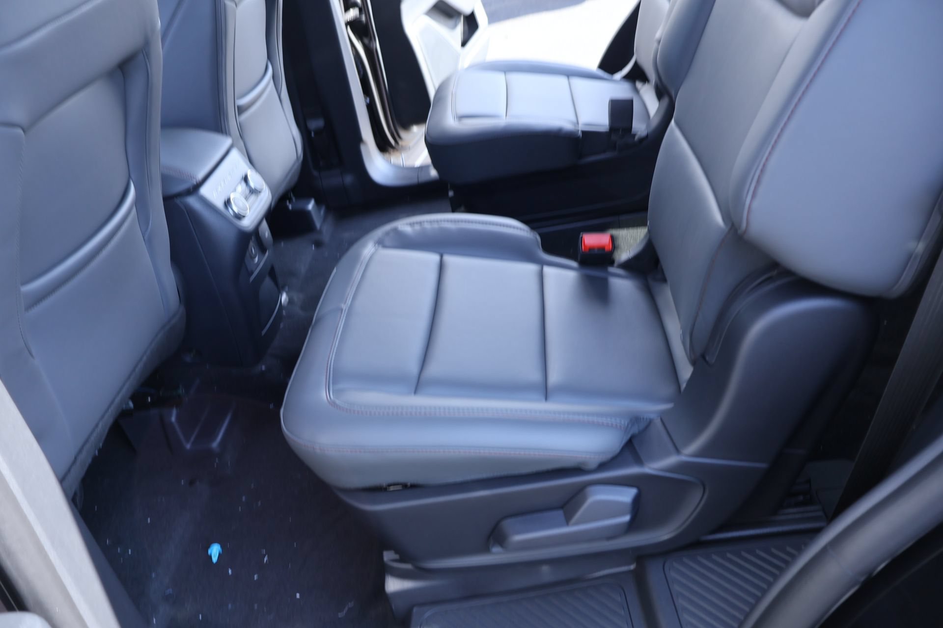 New 2026 Ford Explorer Active w/ Active Comfort Package AWD/4WD image 13