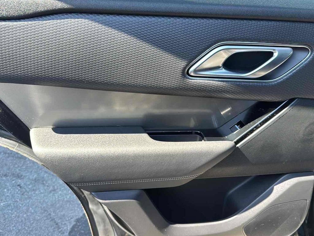 Used 2022 Land Rover Range Rover Velar S AWD/4WD image 29