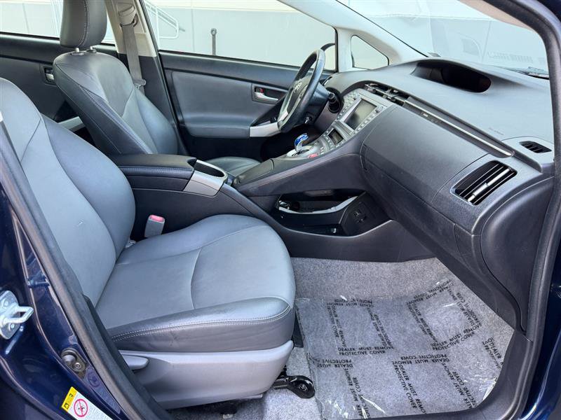 Used 2015 Toyota Prius Five w/ Advanced Technology Package FWD image 41