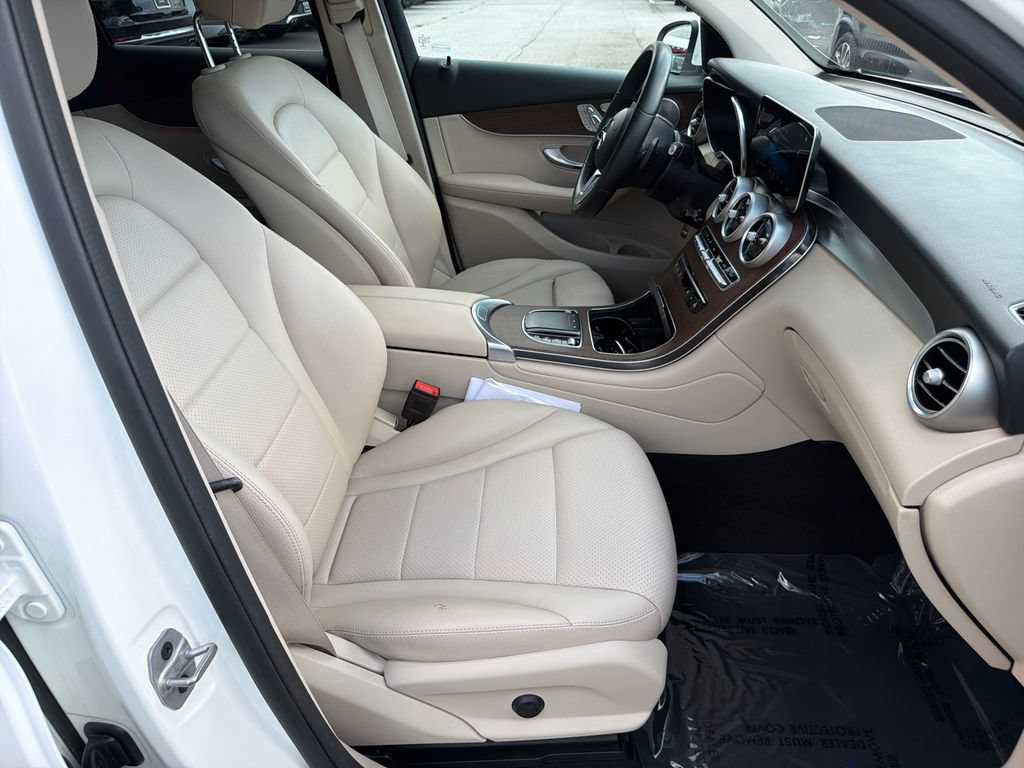 Used 2021 Mercedes-Benz GLC 300 w/ Premium Package image 14