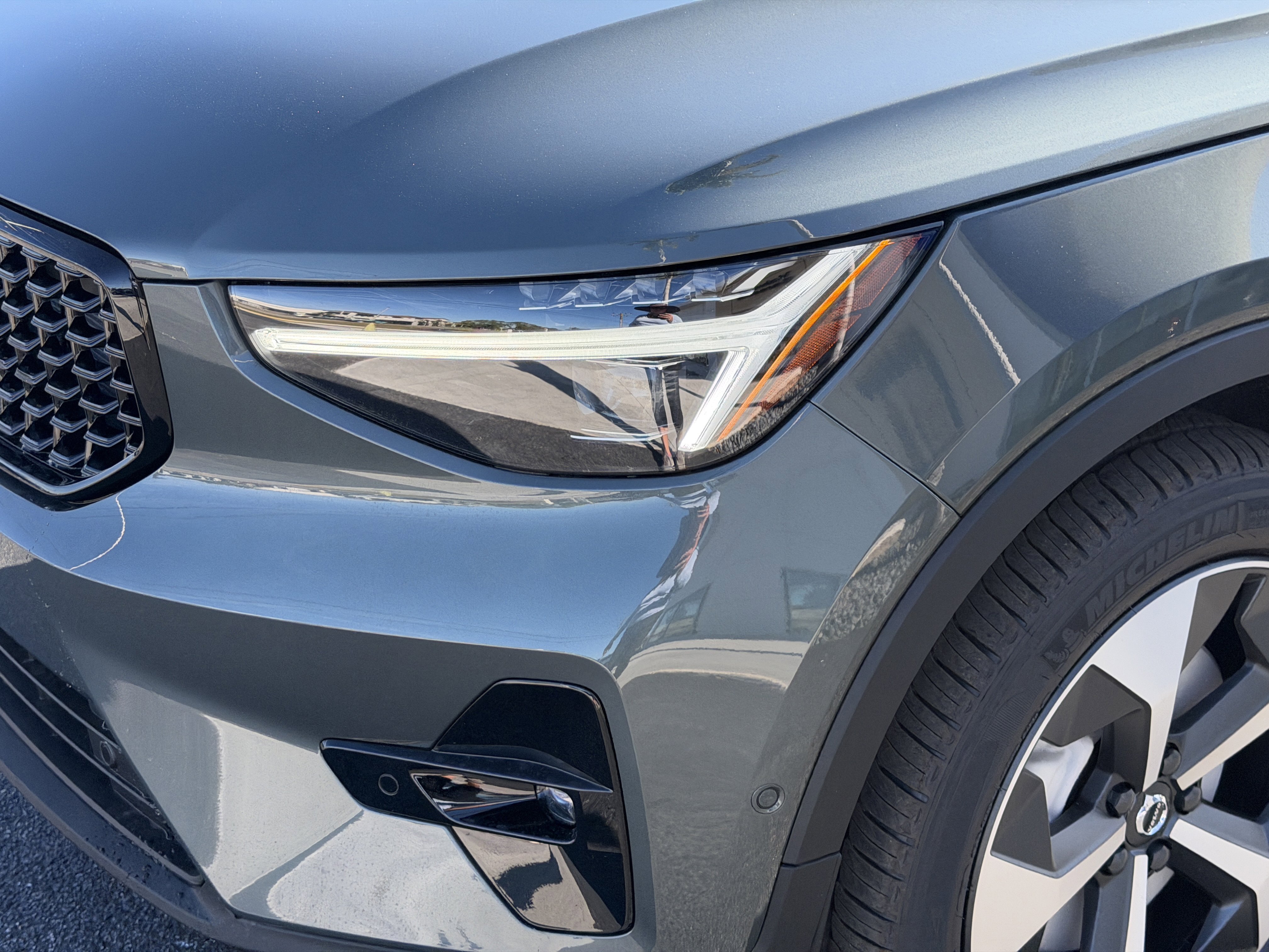 New 2026 Volvo XC40 B5 Plus w/ Climate Package image 7