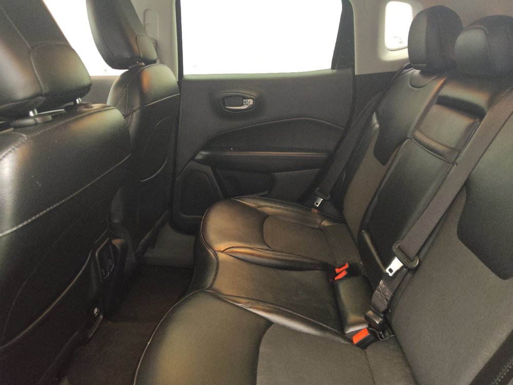 Used 2019 Jeep Compass Latitude FWD image 18
