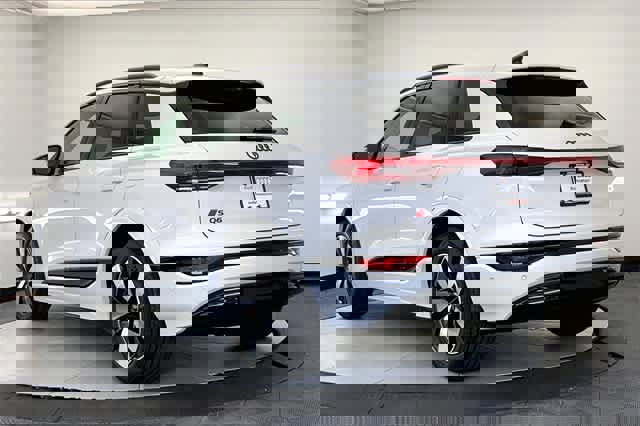 New 2025 Audi SQ6 e-tron Premium Plus image 4
