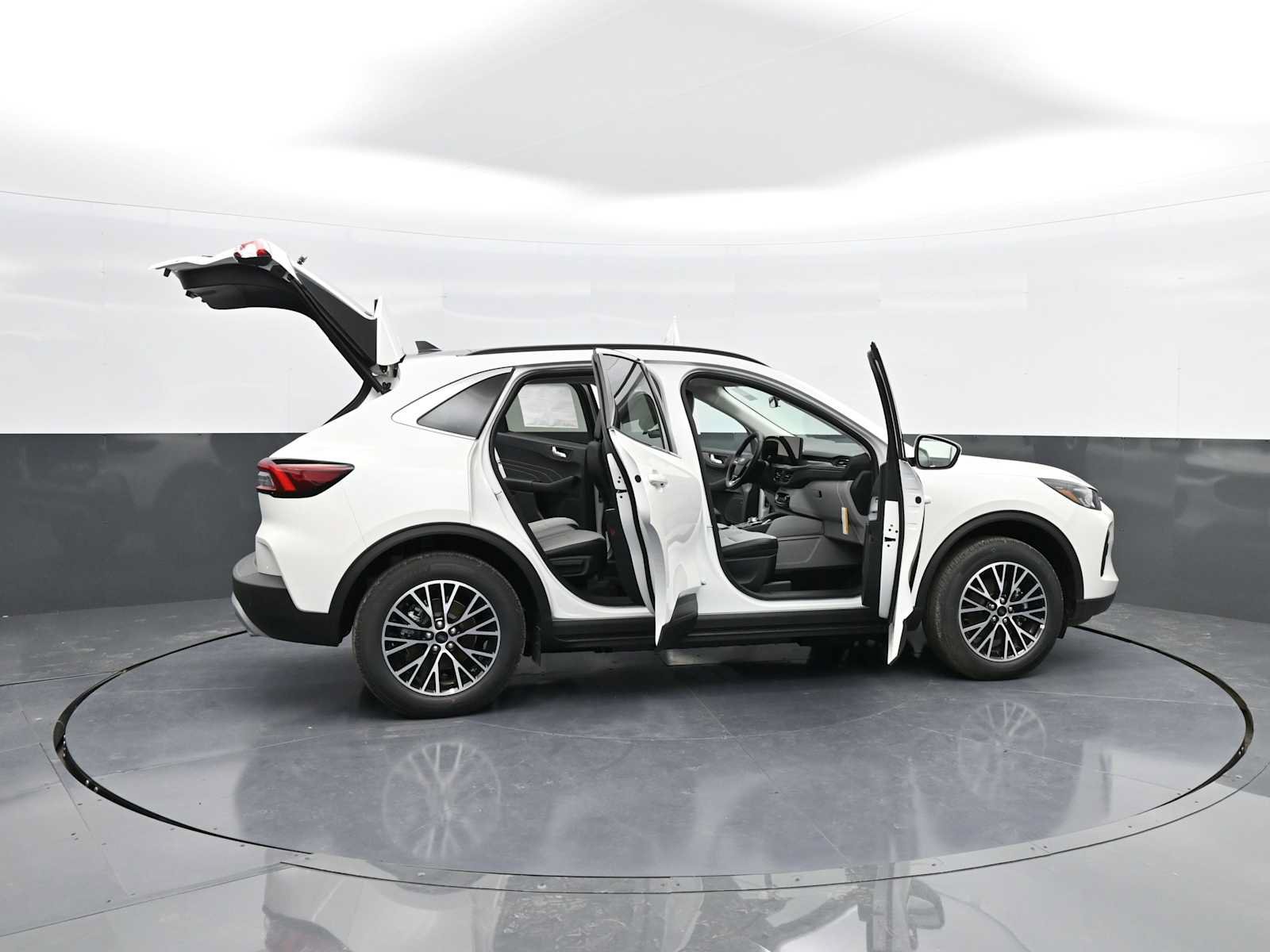 New 2025 Ford Escape SE FWD image 48