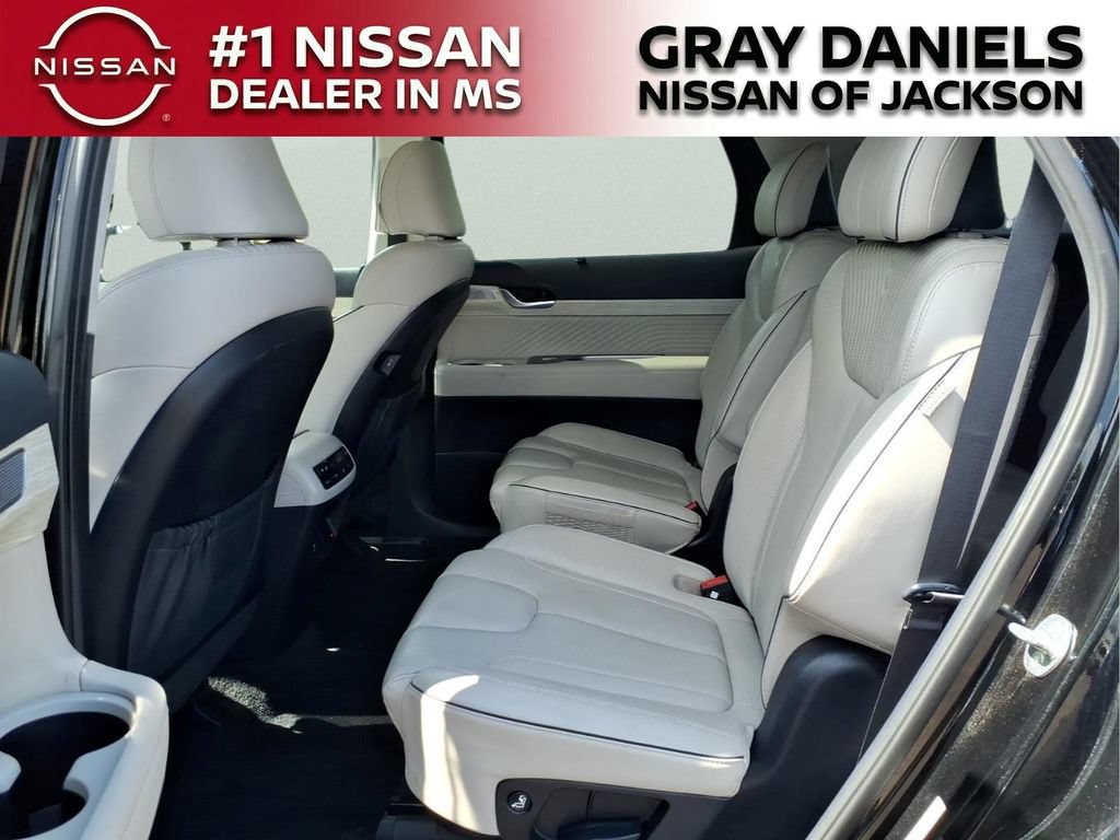 Used 2024 Hyundai Palisade Calligraphy FWD image 25
