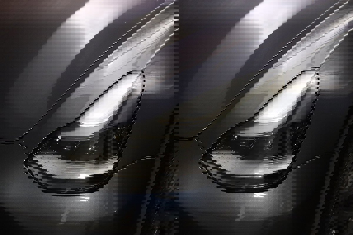 Used 2023 Tesla Model 3 Standard Range image 4