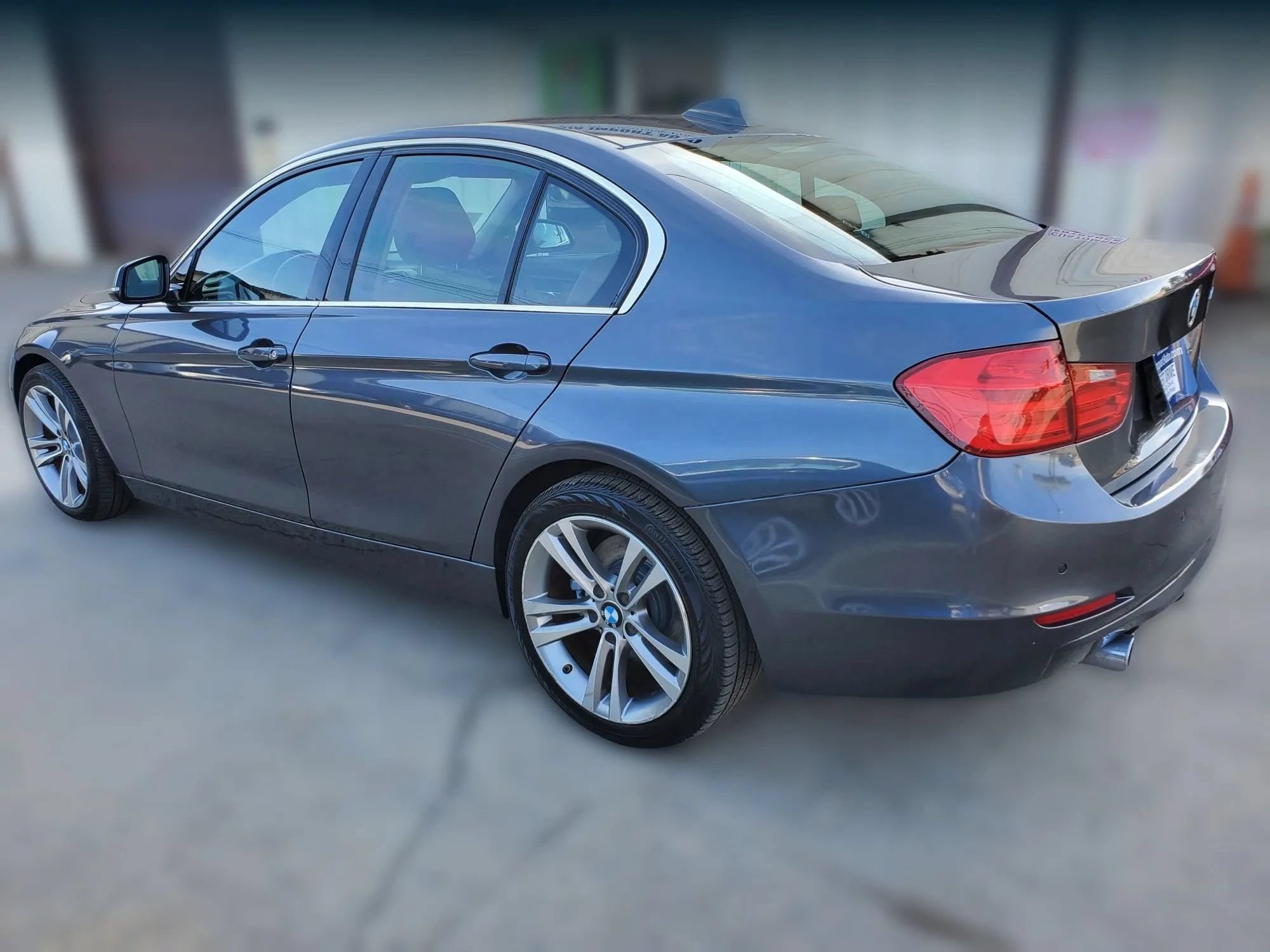 Used 2015 BMW ActiveHybrid 3 w/ Technology Package RWD image 4