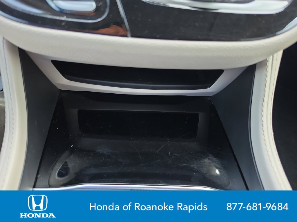 Used 2023 Chrysler Pacifica Limited FWD image 25