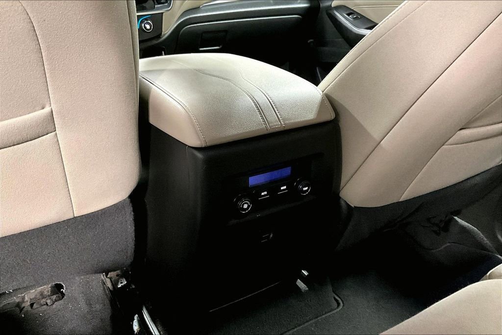 Used 2023 Chevrolet Traverse LS image 31
