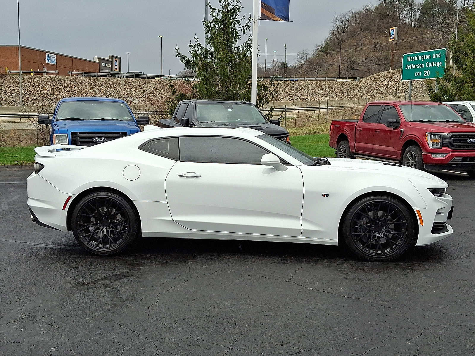 Used 2023 Chevrolet Camaro SS RWD image 7
