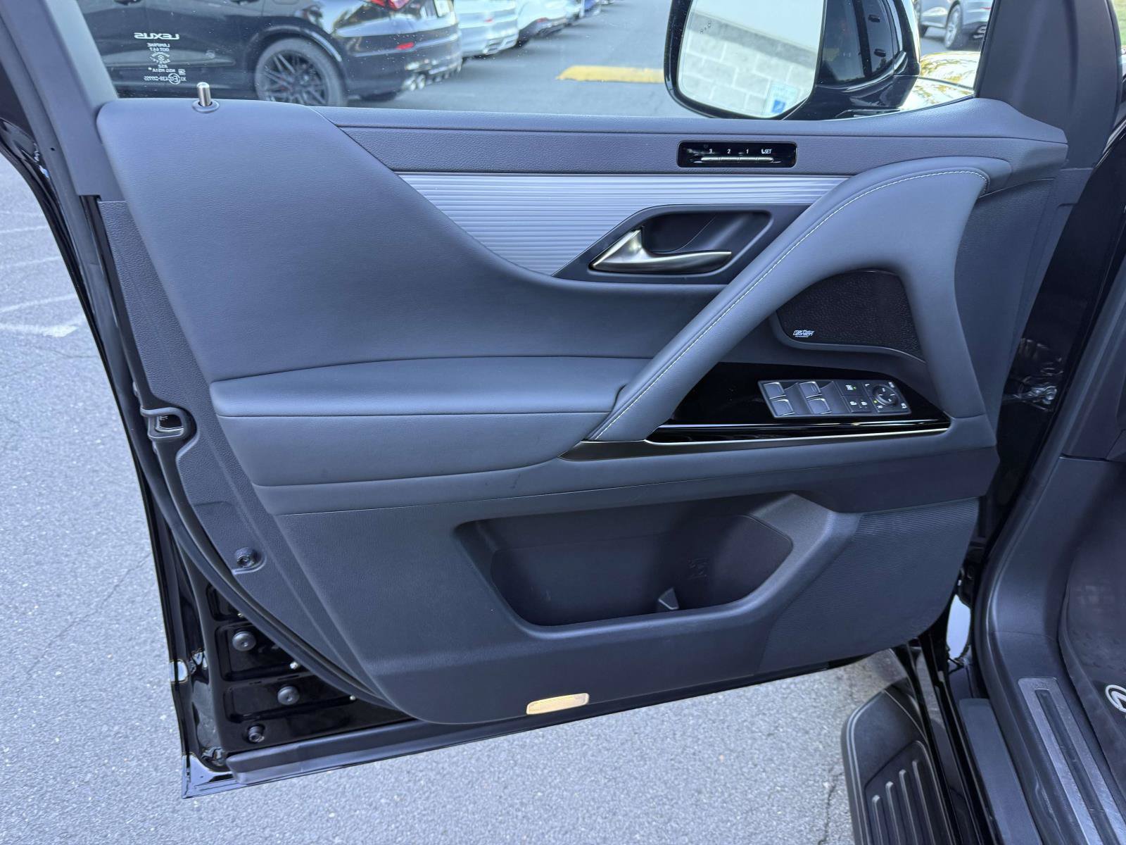 Used 2024 Lexus LX 600 F Sport AWD/4WD image 12