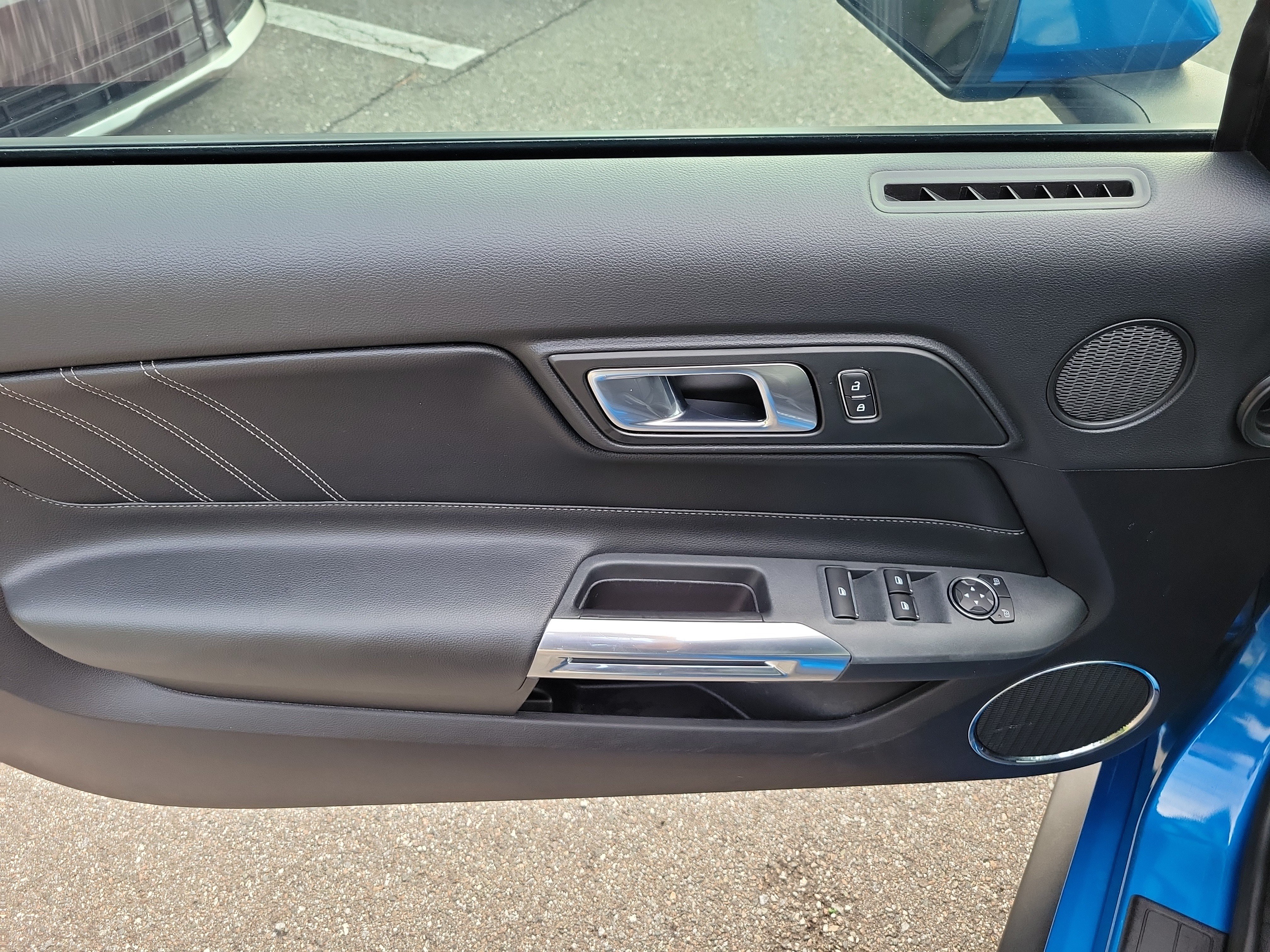 Used 2019 Ford Mustang GT Premium RWD image 10