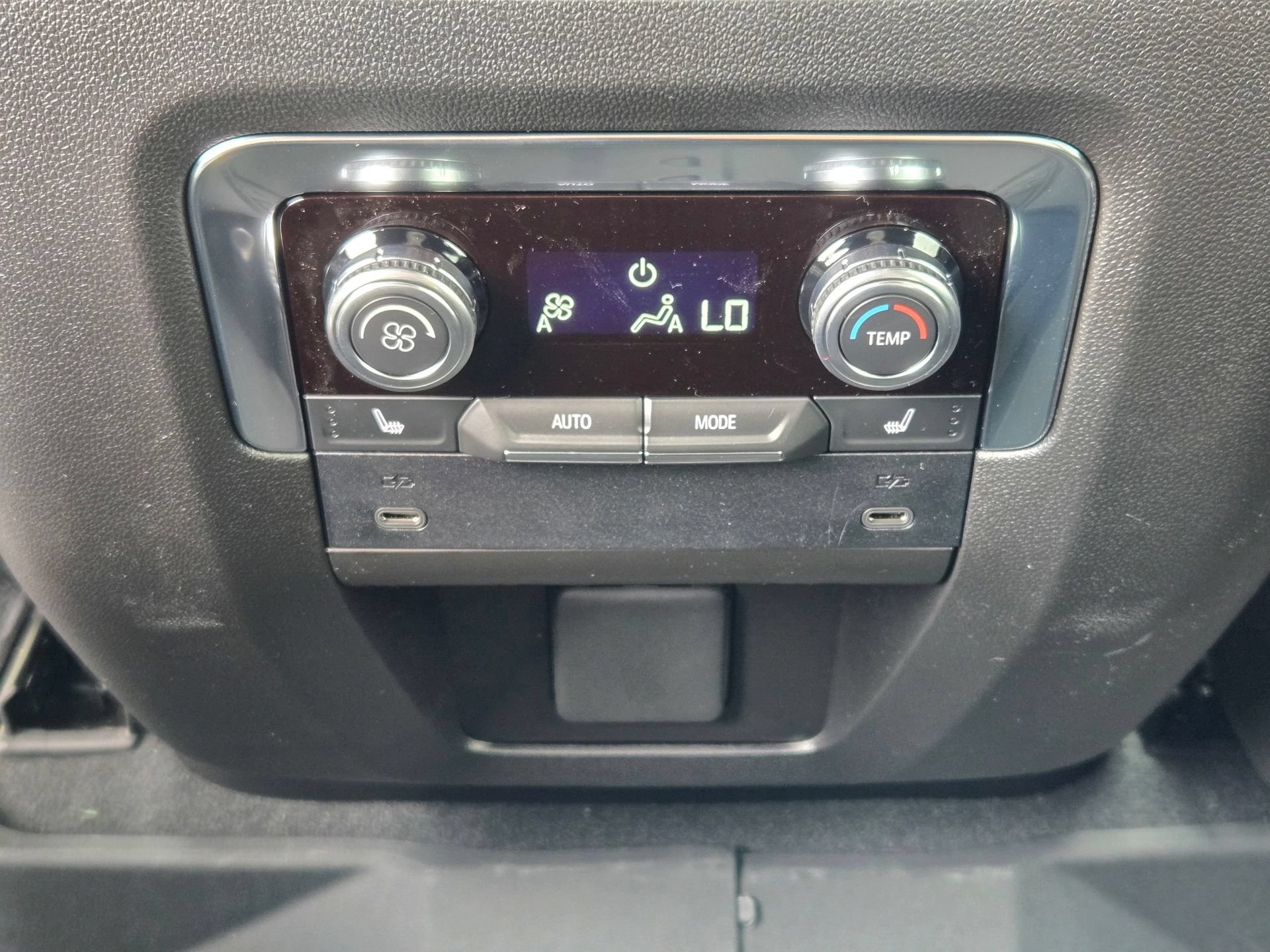 New 2026 GMC Yukon XL Denali w/ Sun & Power Step Package AWD/4WD image 35