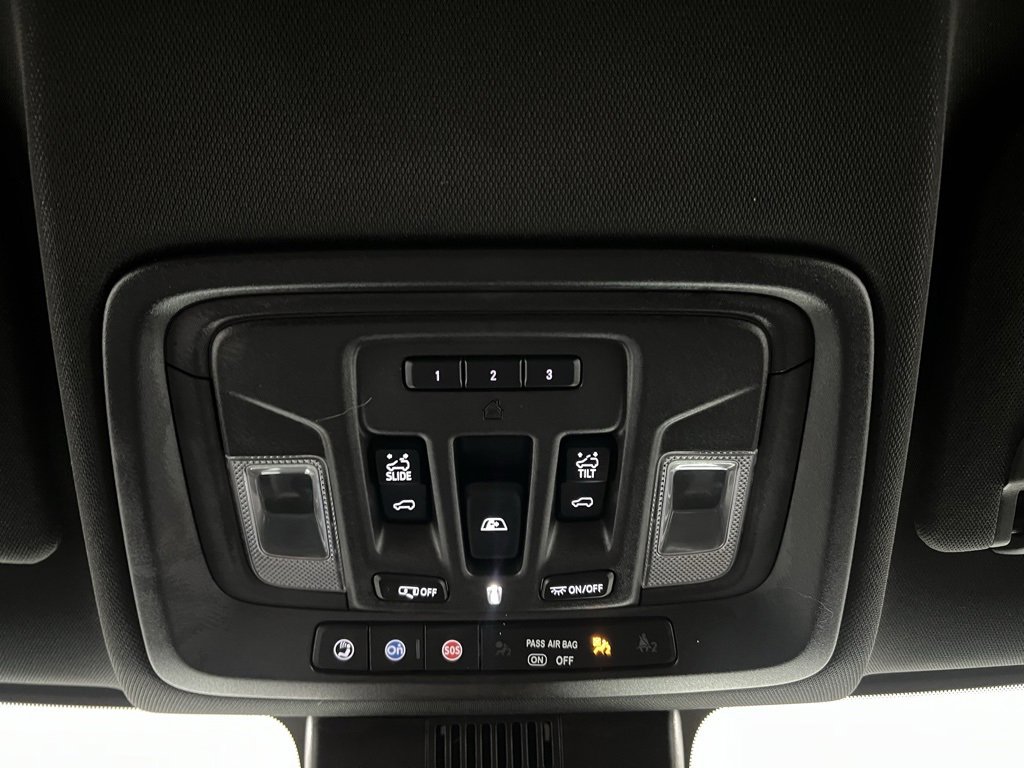 Used 2022 Chevrolet Silverado 1500 High Country image 47