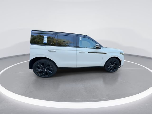 New 2027 Lincoln Navigator Black Label AWD/4WD image 9