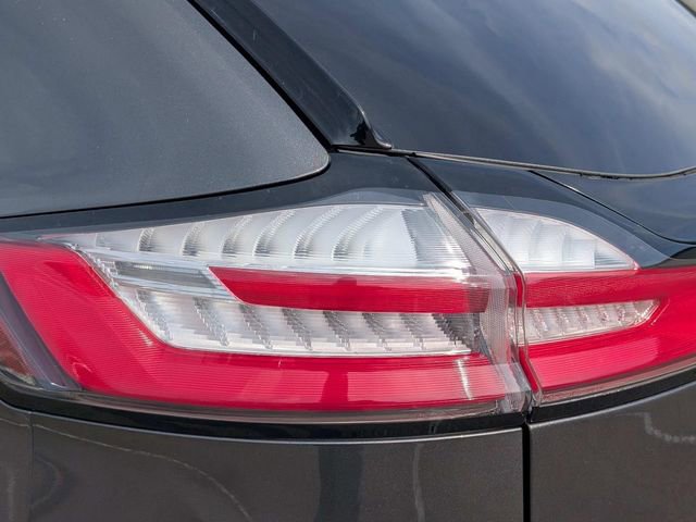 Used 2019 Ford Edge SE FWD image 10