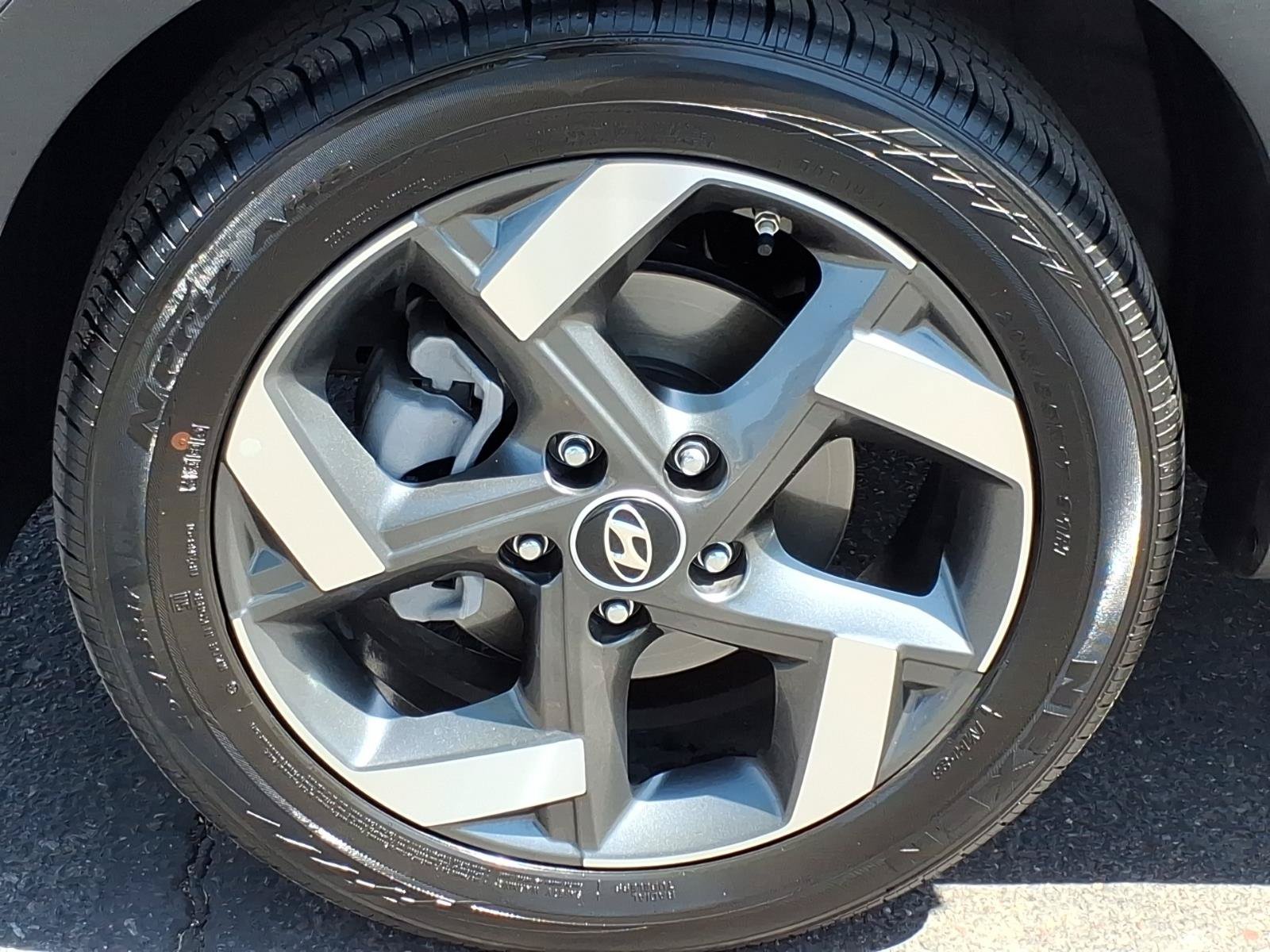 Certified 2026 Hyundai Venue SEL FWD image 9
