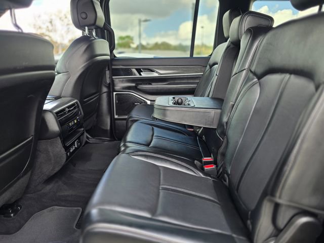 Used 2024 Jeep Wagoneer Series II image 15